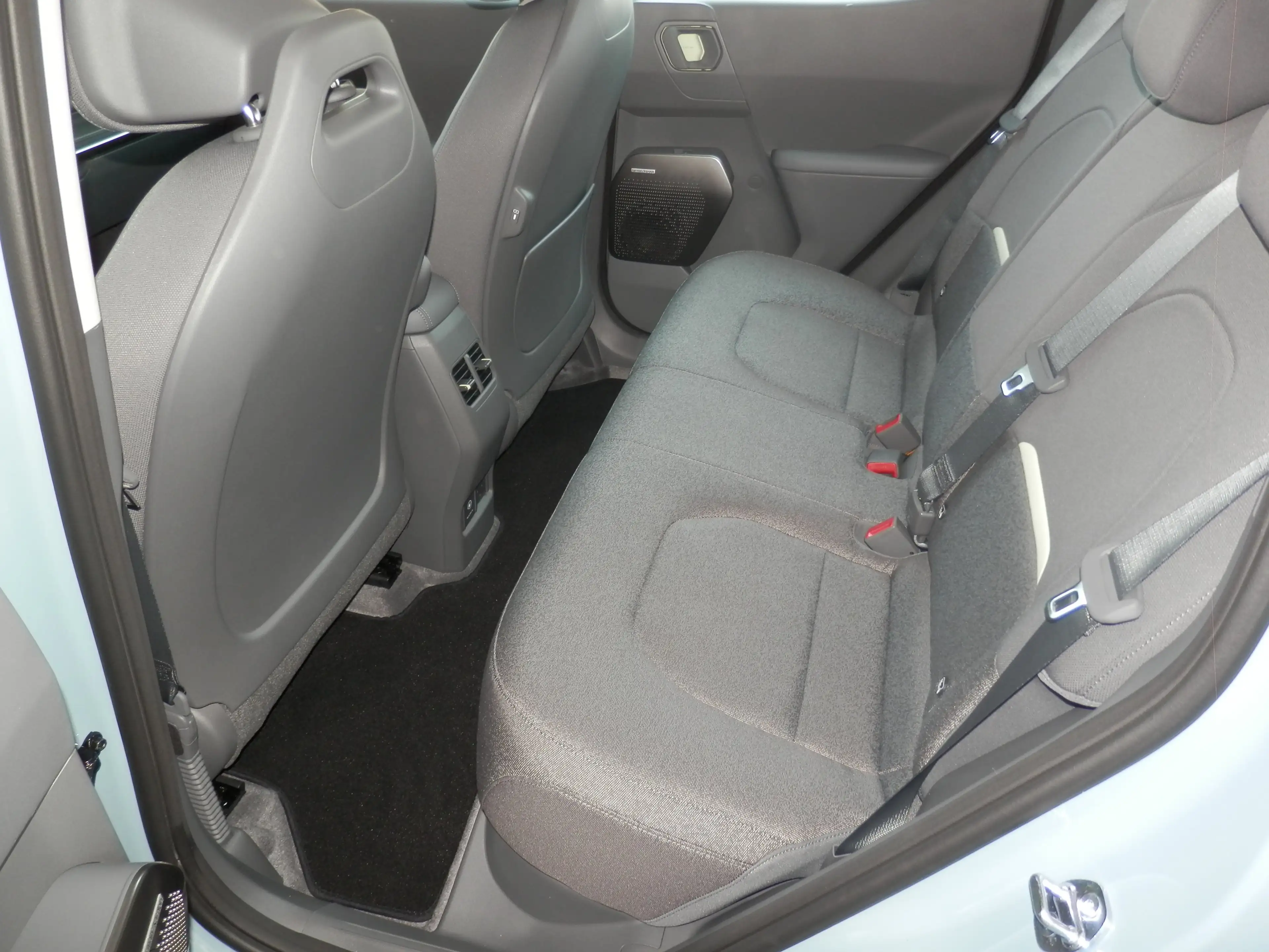 Kia EV2 5S FWD 61kWh Earth & P1 Tech Pack — photo 11