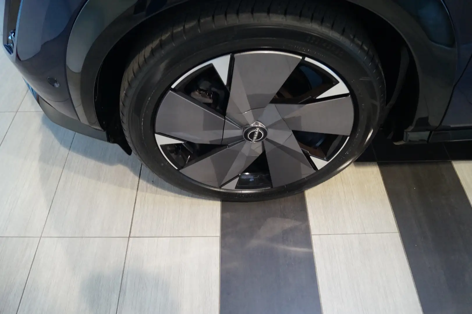 Nissan Ariya 87 kw/h Evolve Allrad Bleu - 2