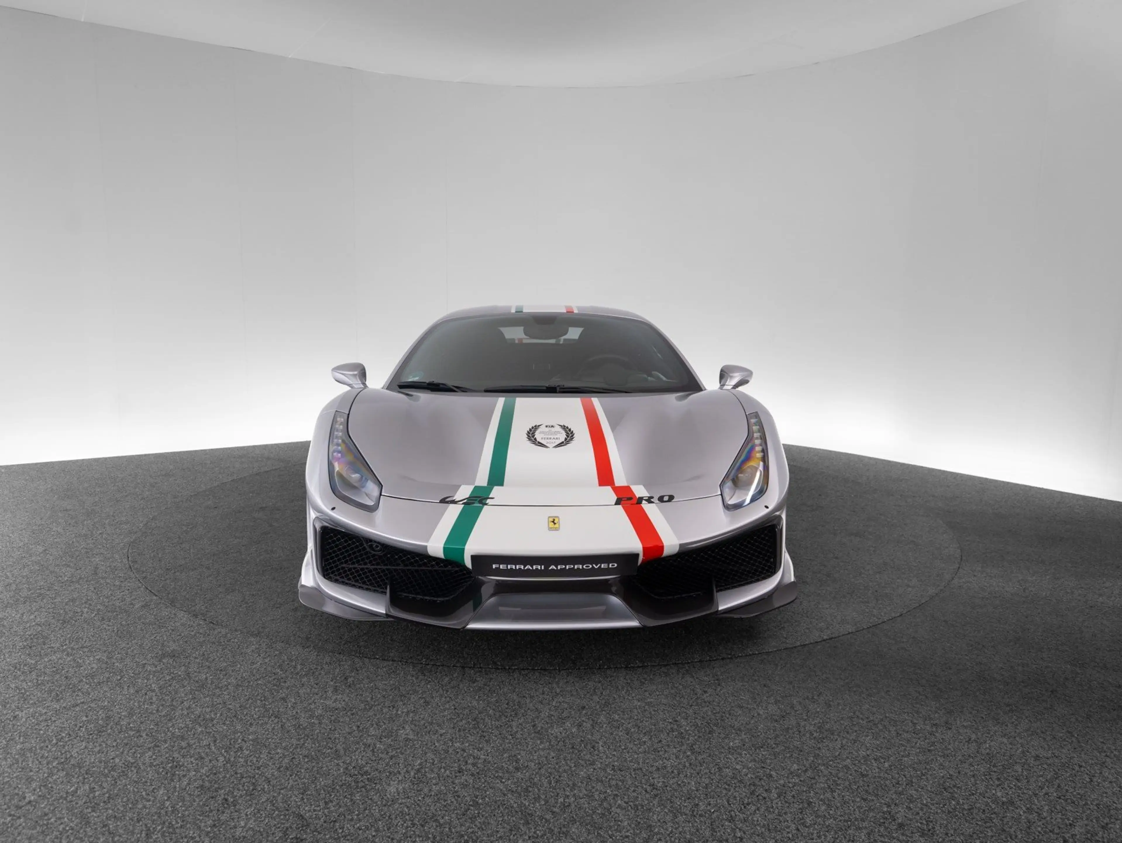 Ferrari 488 Pista Piloti - TAILOR MADE — photo 2