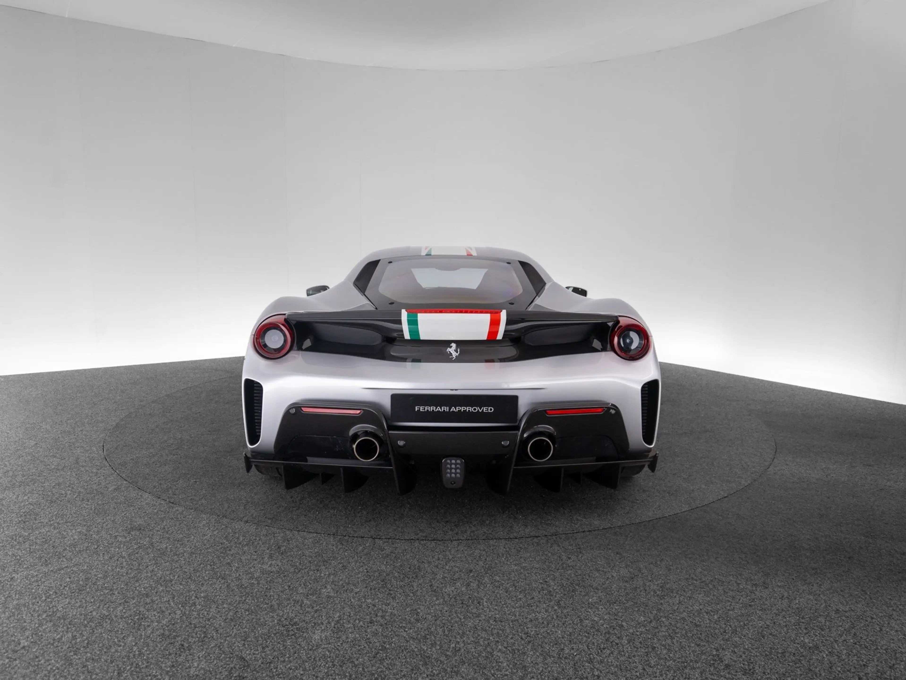 Ferrari 488 Pista Piloti - TAILOR MADE — photo 6