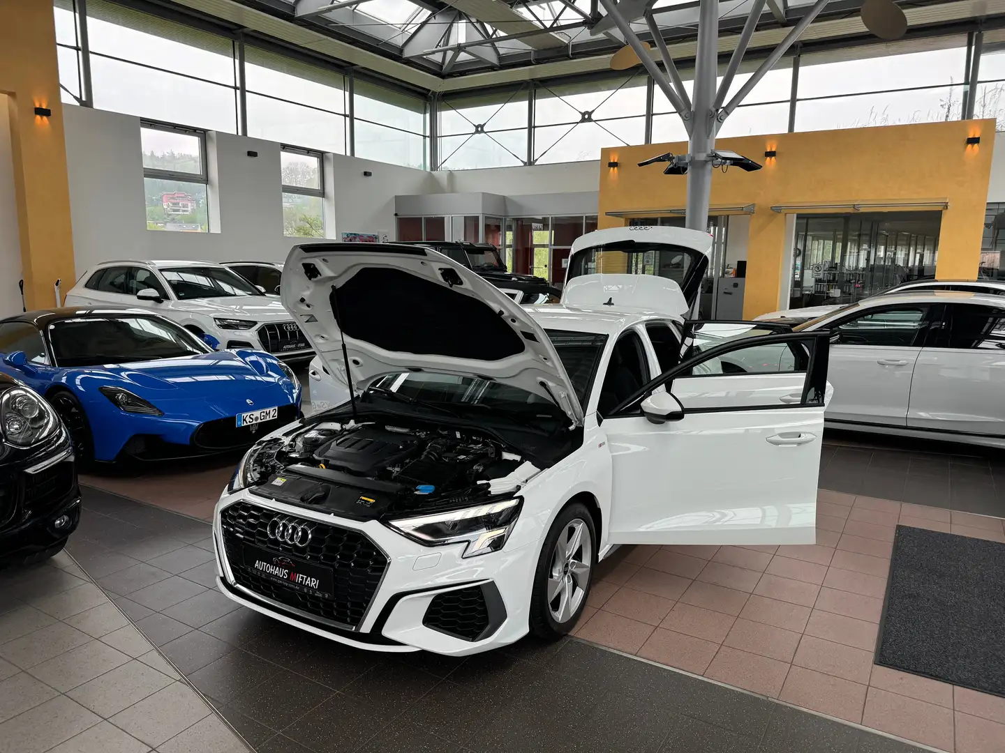 Audi A3 40 TDI quattro S line Virtual LED MMI Plus 18" Blanco - 2