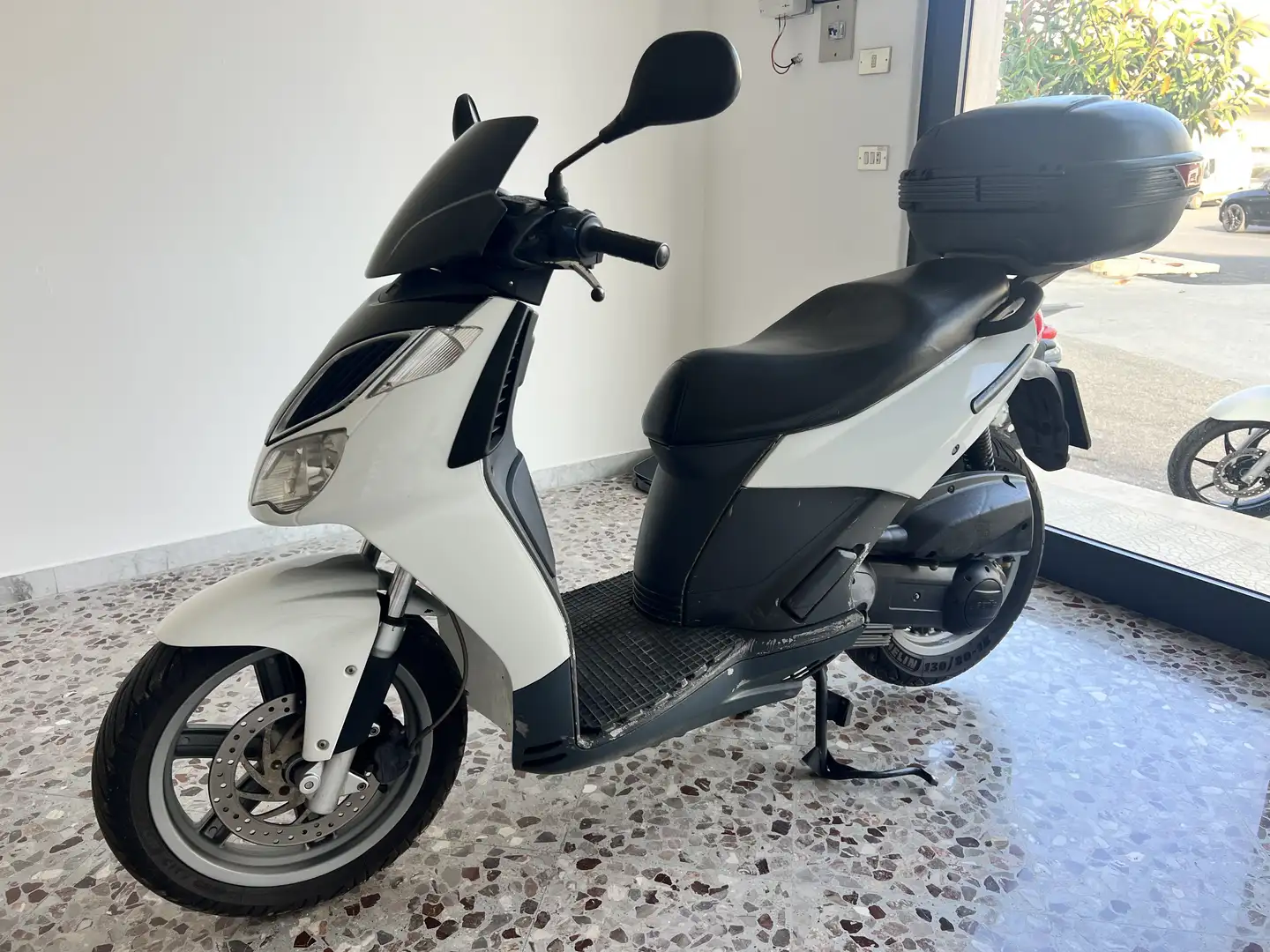 Aprilia Sportcity 200 Wit - 2