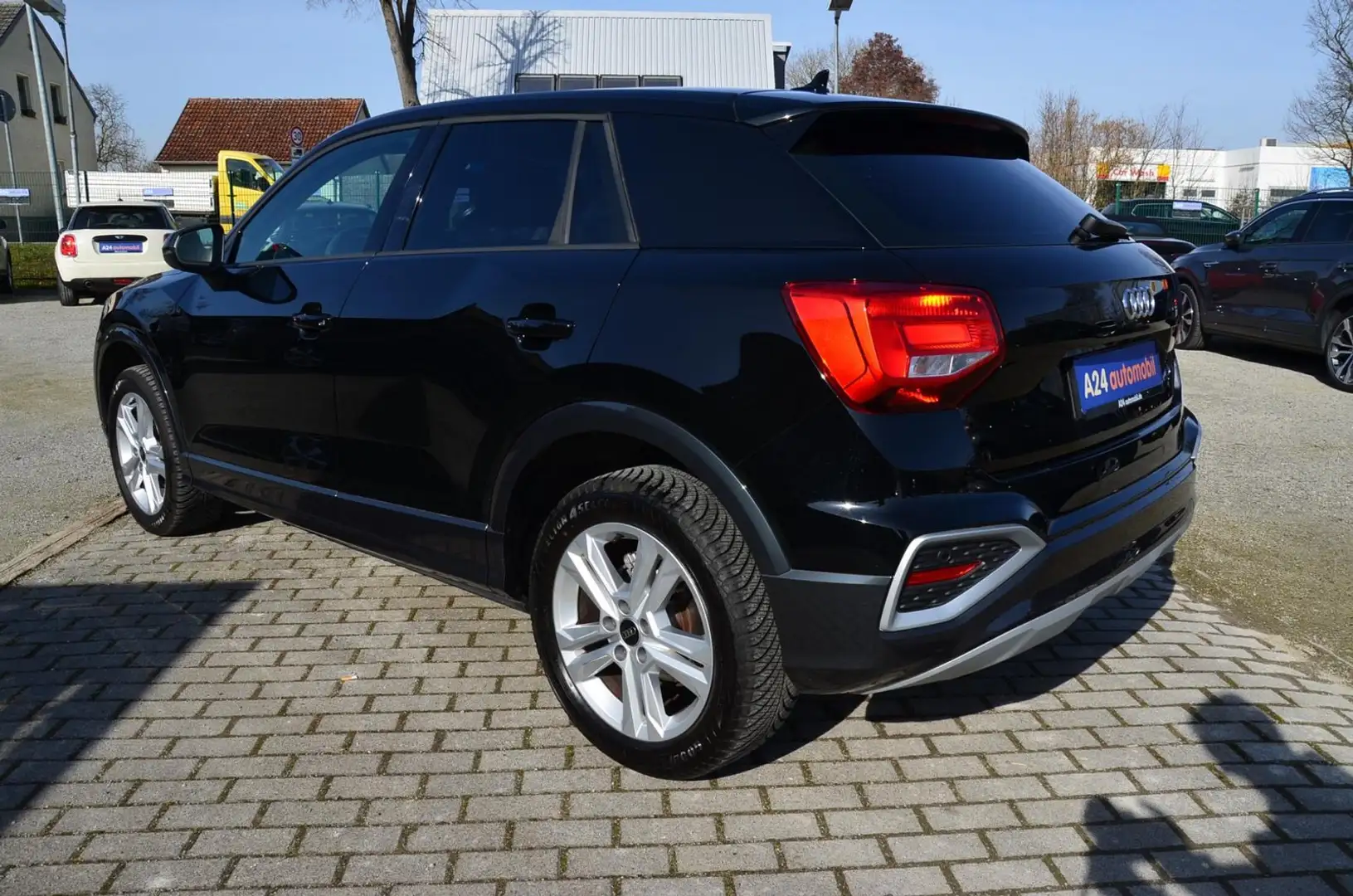 Audi Q2 30 1.0 TFSI advanced LED Navi über Smartphone Inte Nero - 2