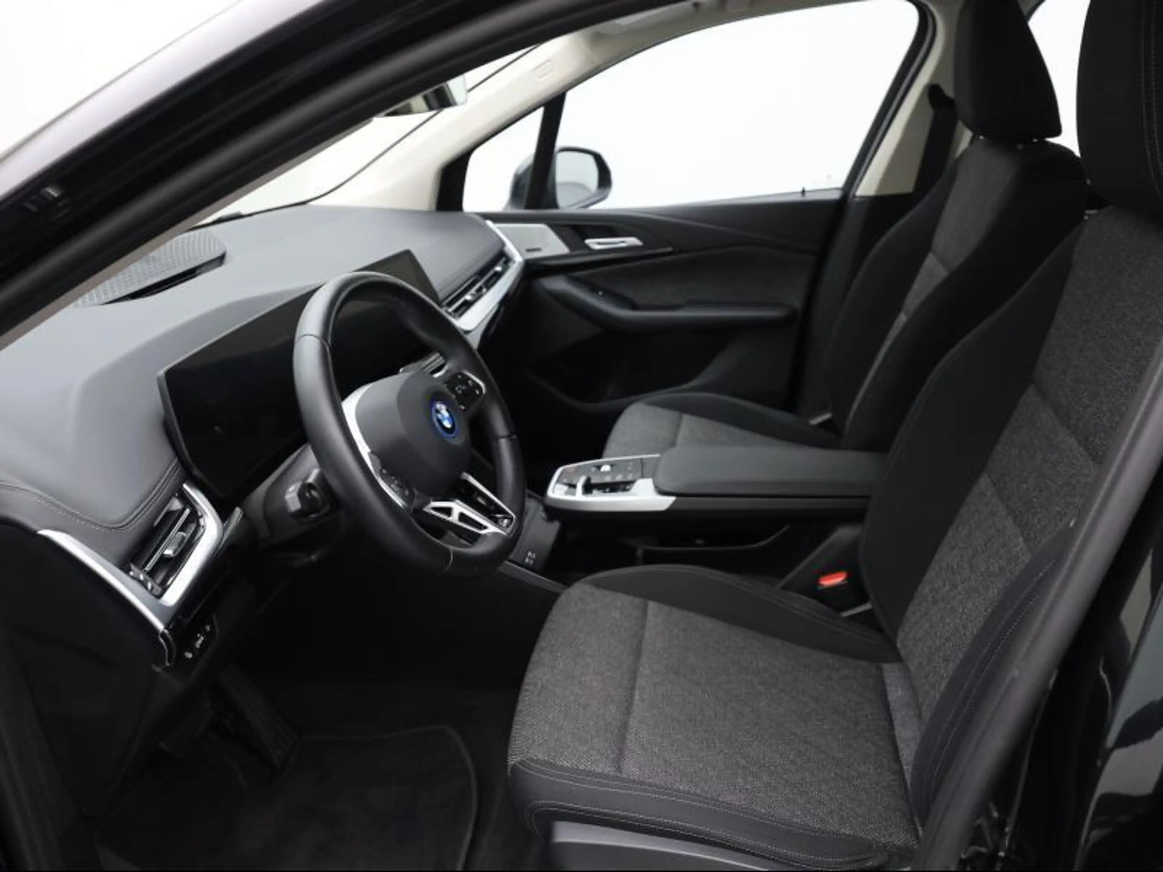 BMW 225 e - xDrive Active Tourer — photo 6