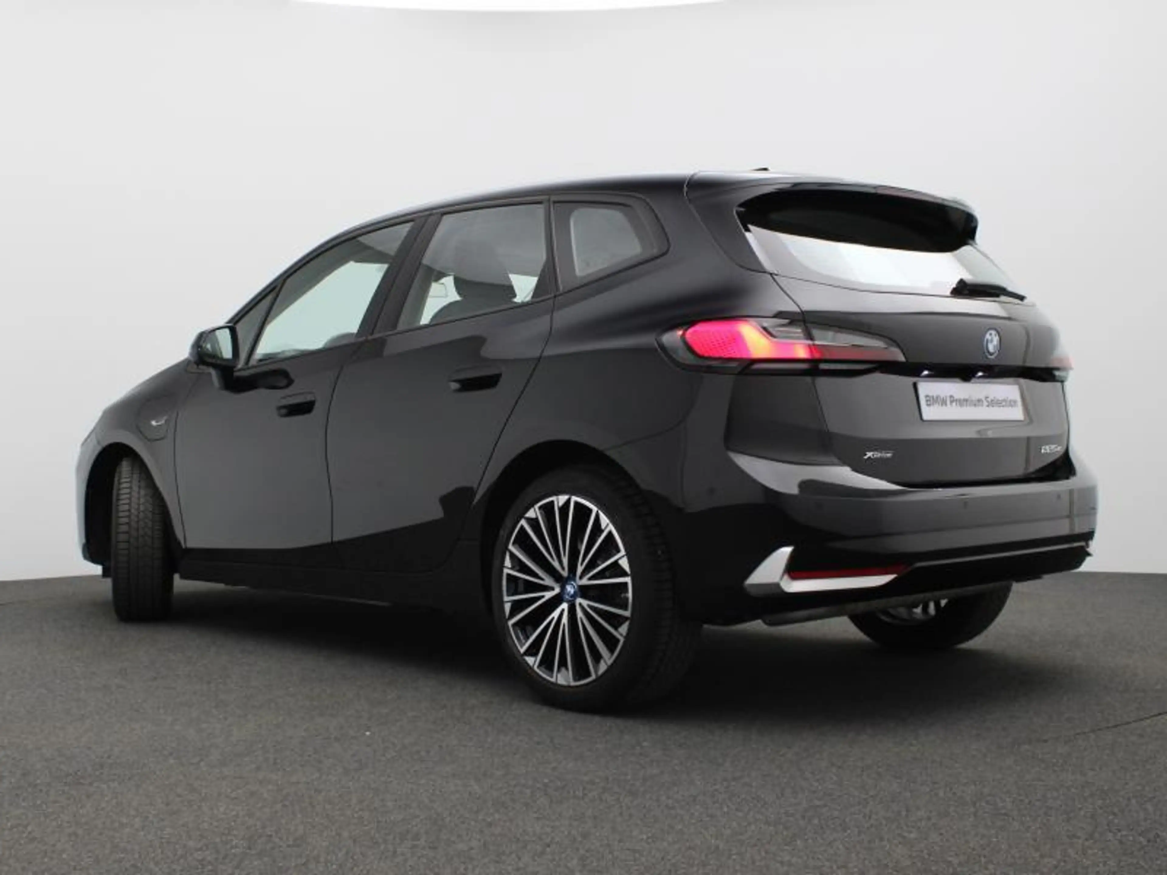 BMW 225 e - xDrive Active Tourer — photo 5