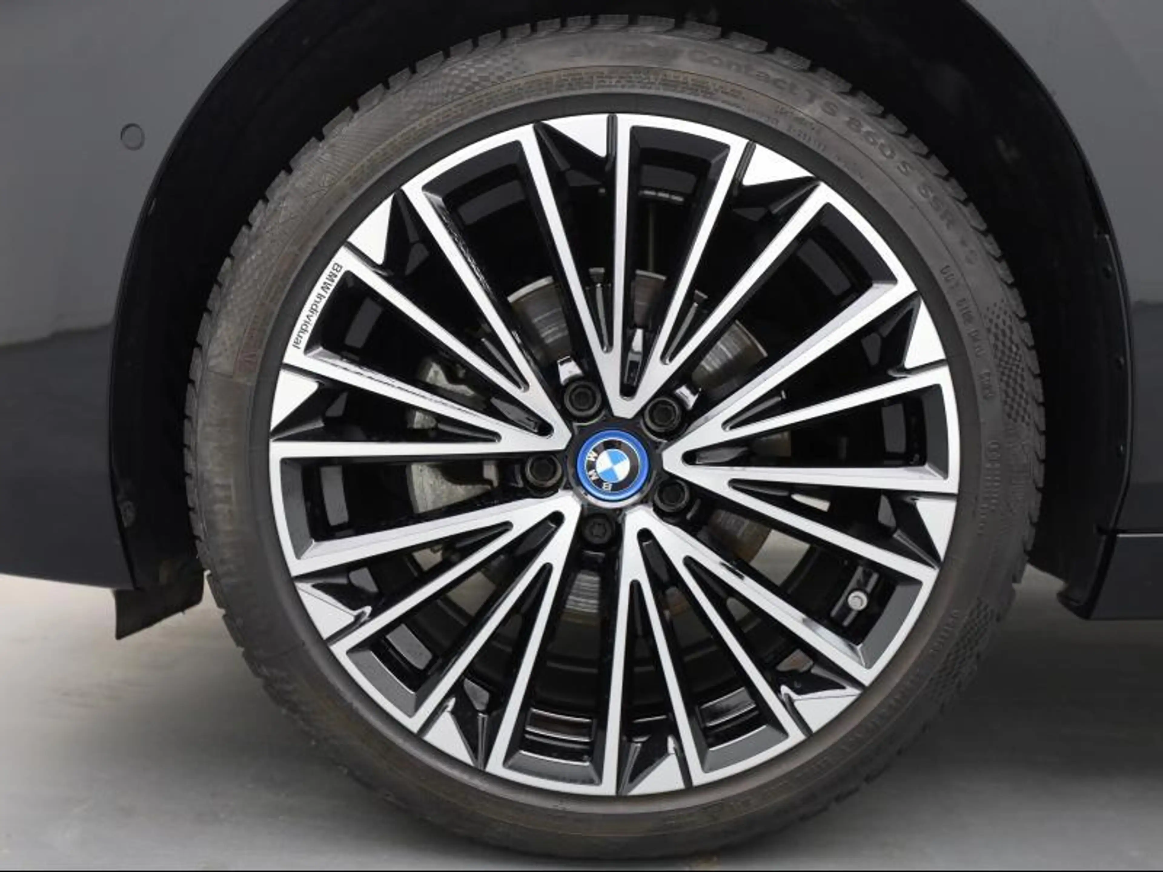 BMW 225 e - xDrive Active Tourer — photo 8