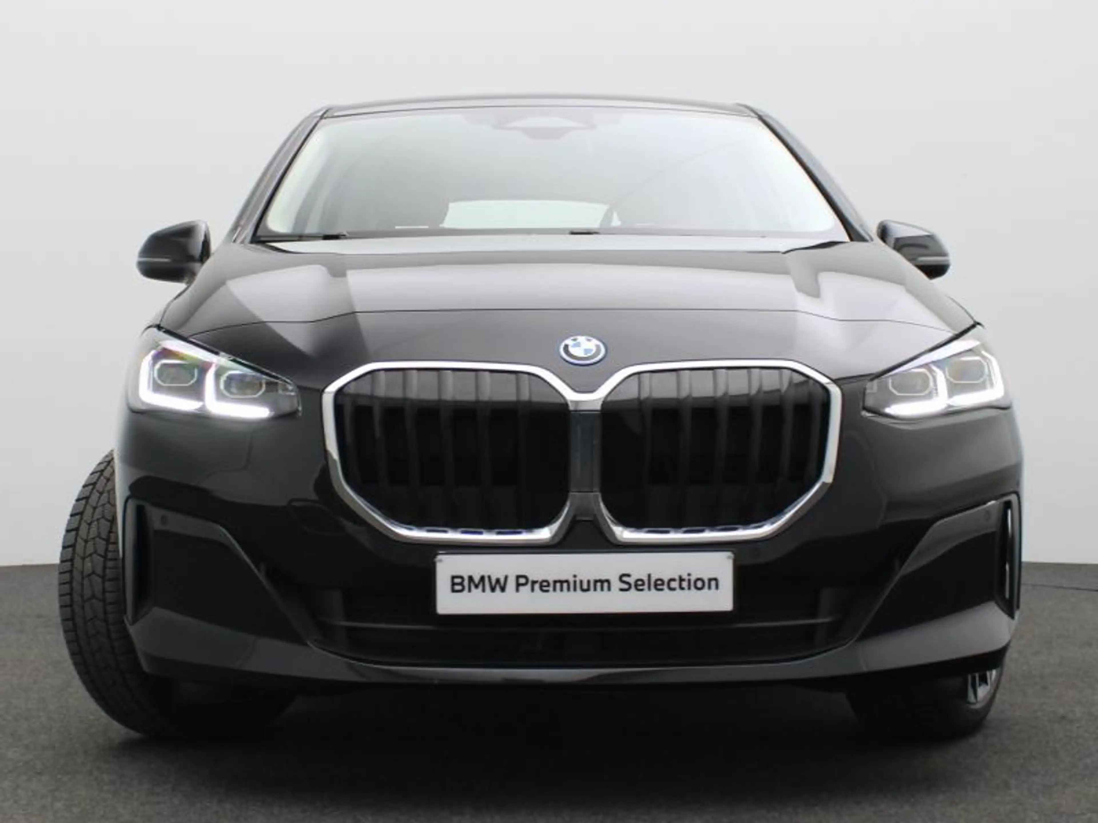 BMW 225 e - xDrive Active Tourer — photo 2