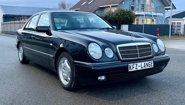 Mercedes-Benz E 240 Elegance Tüv/Auto/Klima/Temp
