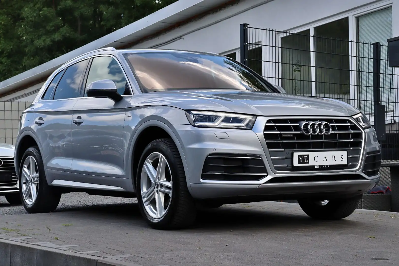 Audi Q5 2.0 TFSI quattro S Line+*LED*MMI+*V.COCKPIT* Argent - 2