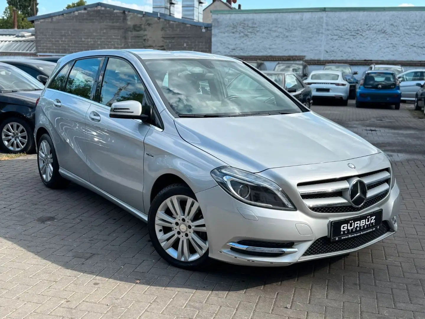 Mercedes-Benz B 200 Sportpaket Klima*Kamera*1.Hand Silber - 1