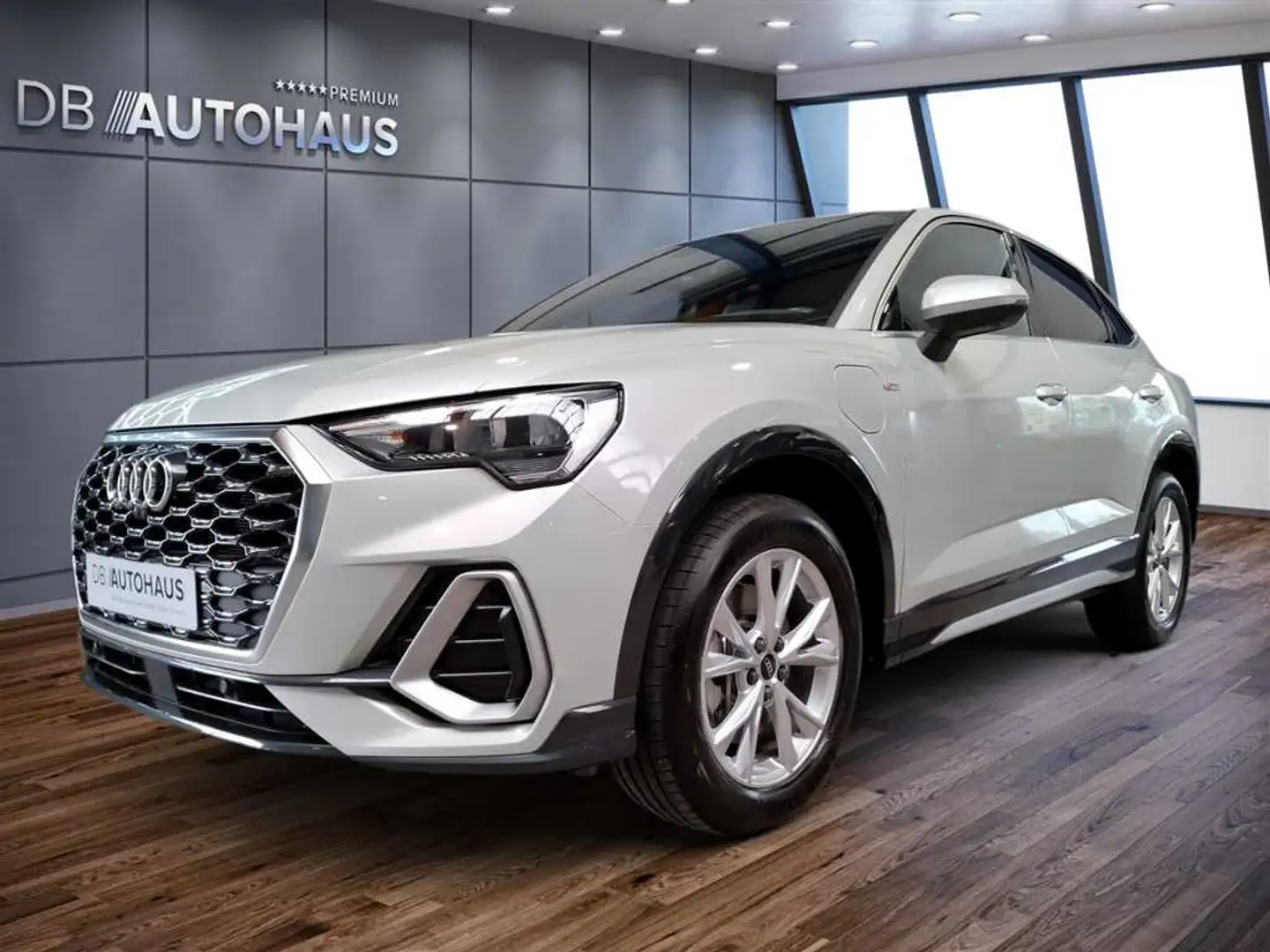 Audi Q3 Sportback 45 1.4 TFSI e S line S-tronic Argento - 1