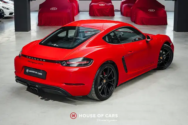Porsche 718 Cayman view 7