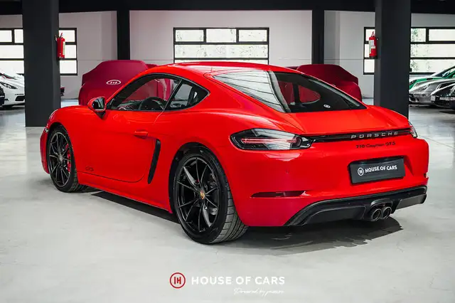 Porsche 718 Cayman view 9