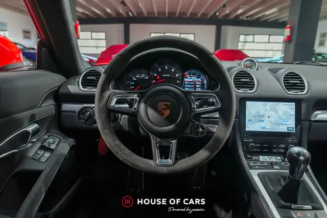 Porsche 718 Cayman view 15