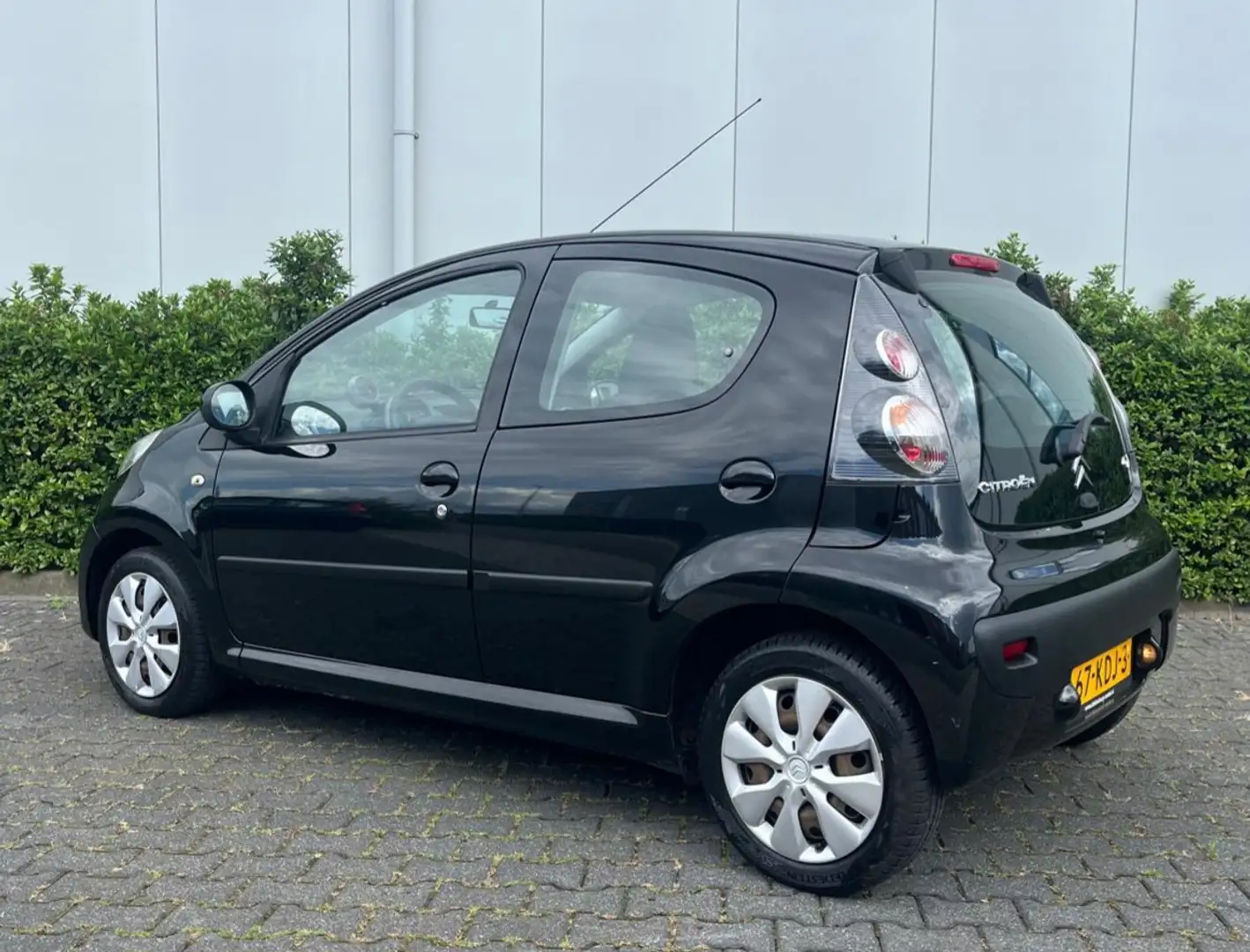 Citroen C1 1.0i 68PK 5DAirco Toerenteller Zwart - 2