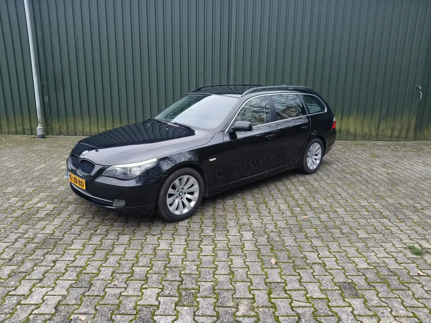 BMW 520 520 520i Corp.L Intro Zwart - 1