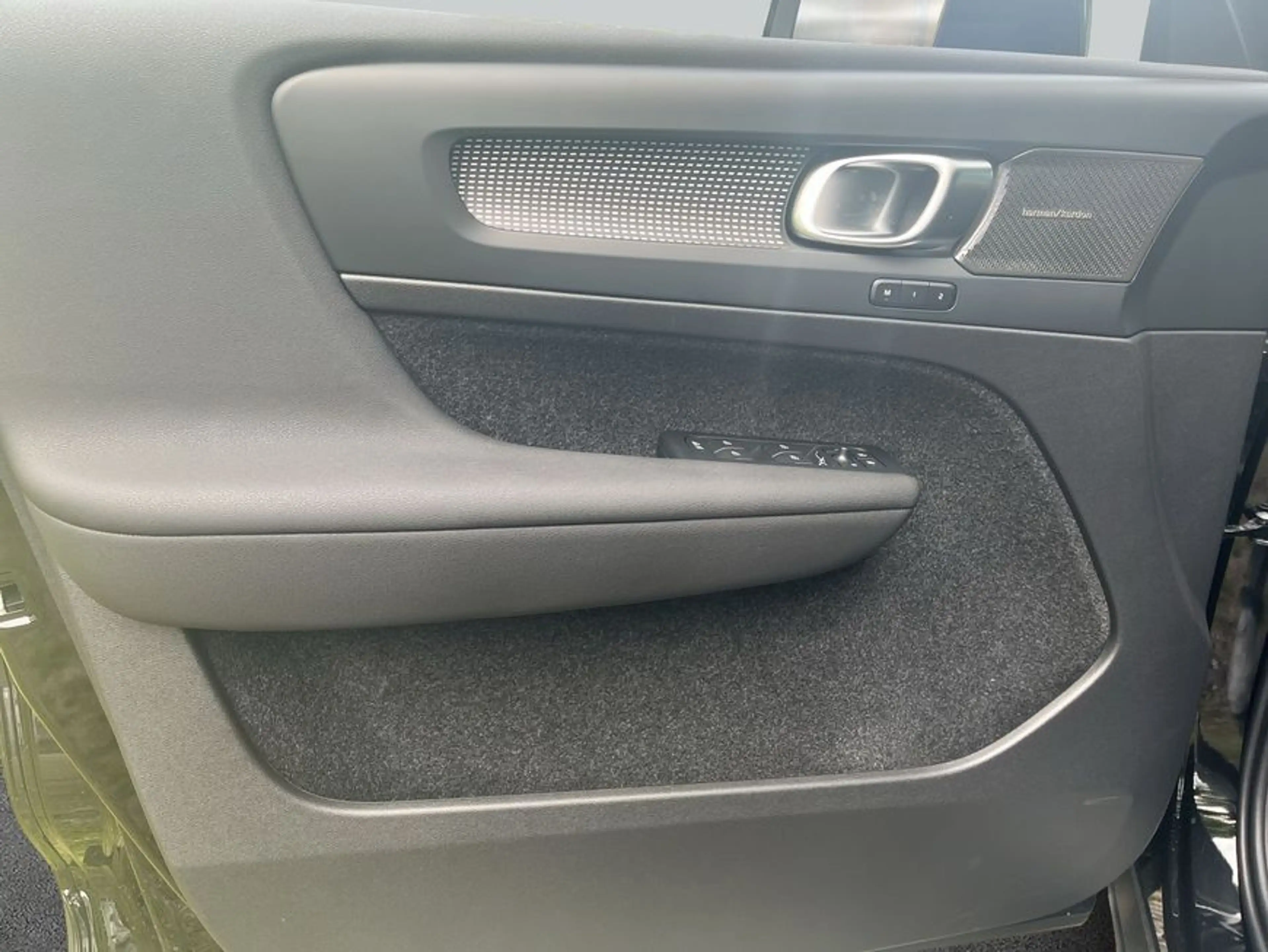 Volvo EX40 Fully Electric Single M. Extended Range RWD P — photo 14