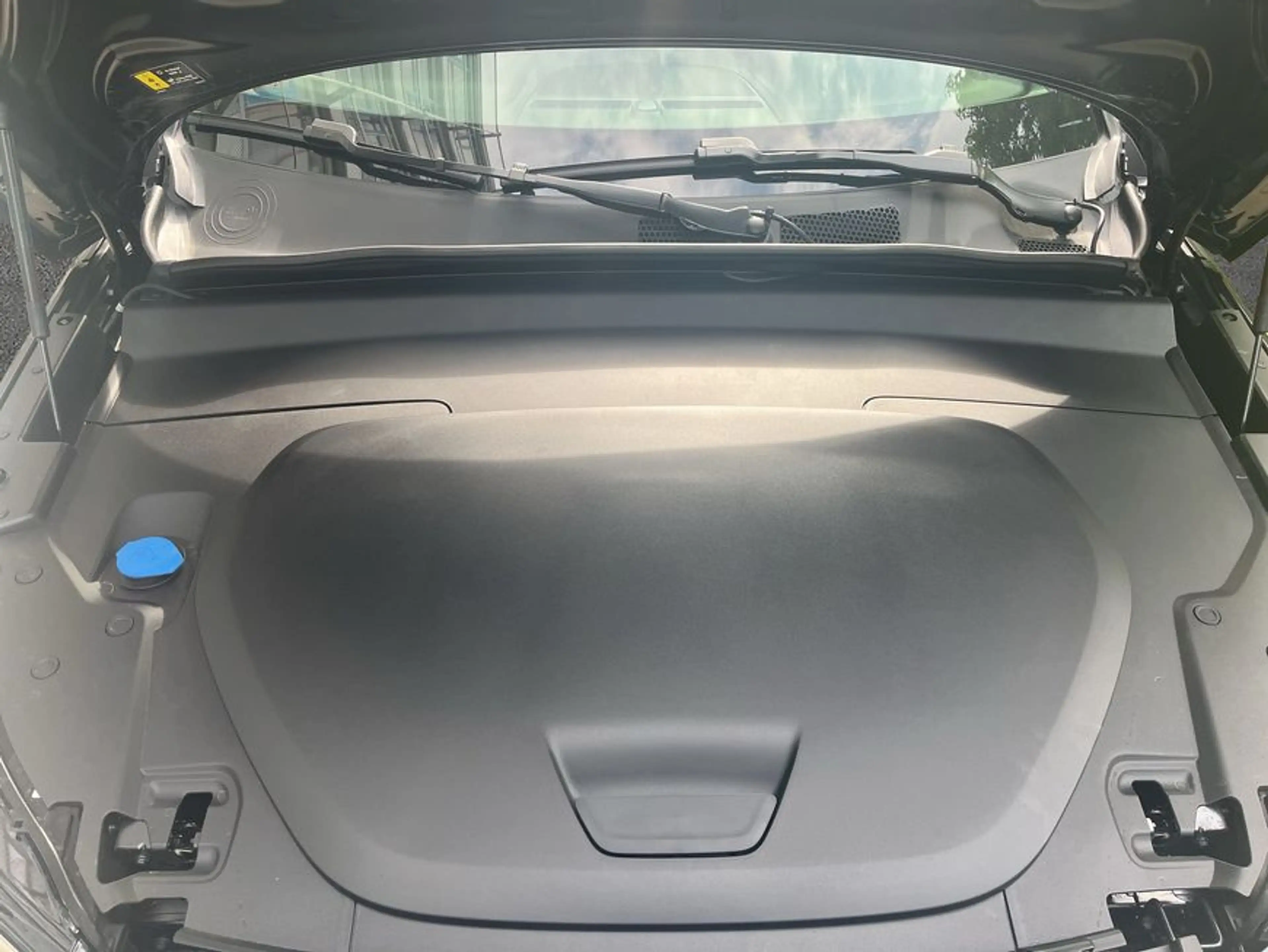 Volvo EX40 Fully Electric Single M. Extended Range RWD P — photo 11