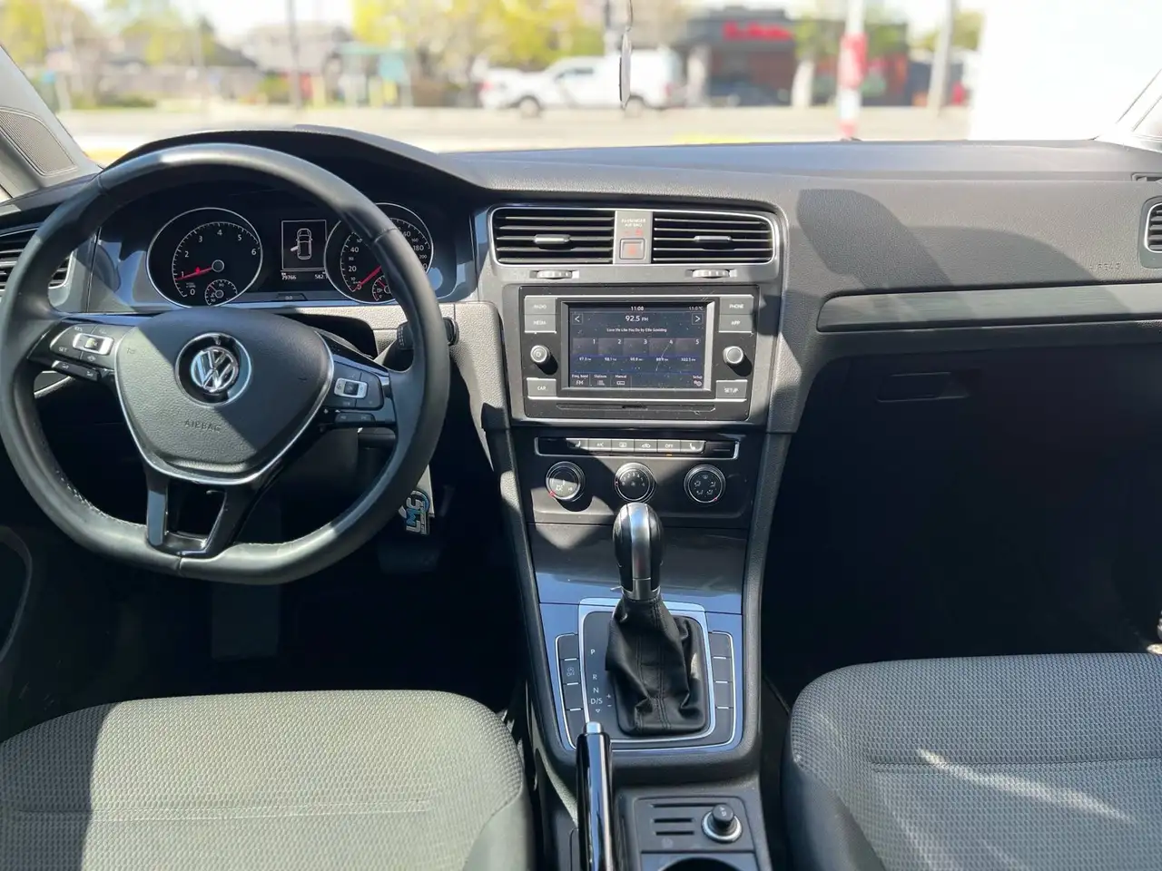Volkswagen Golf photo Volkswagen Golf