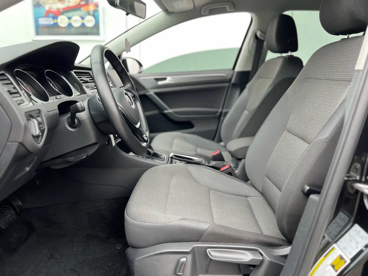 Volkswagen Golf photo Volkswagen Golf