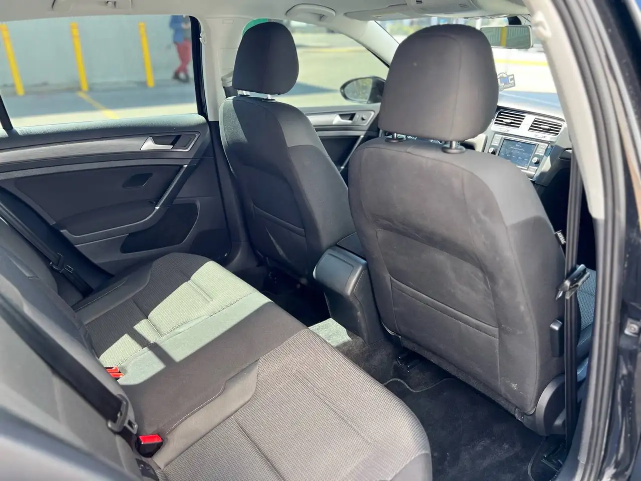 Volkswagen Golf photo Volkswagen Golf