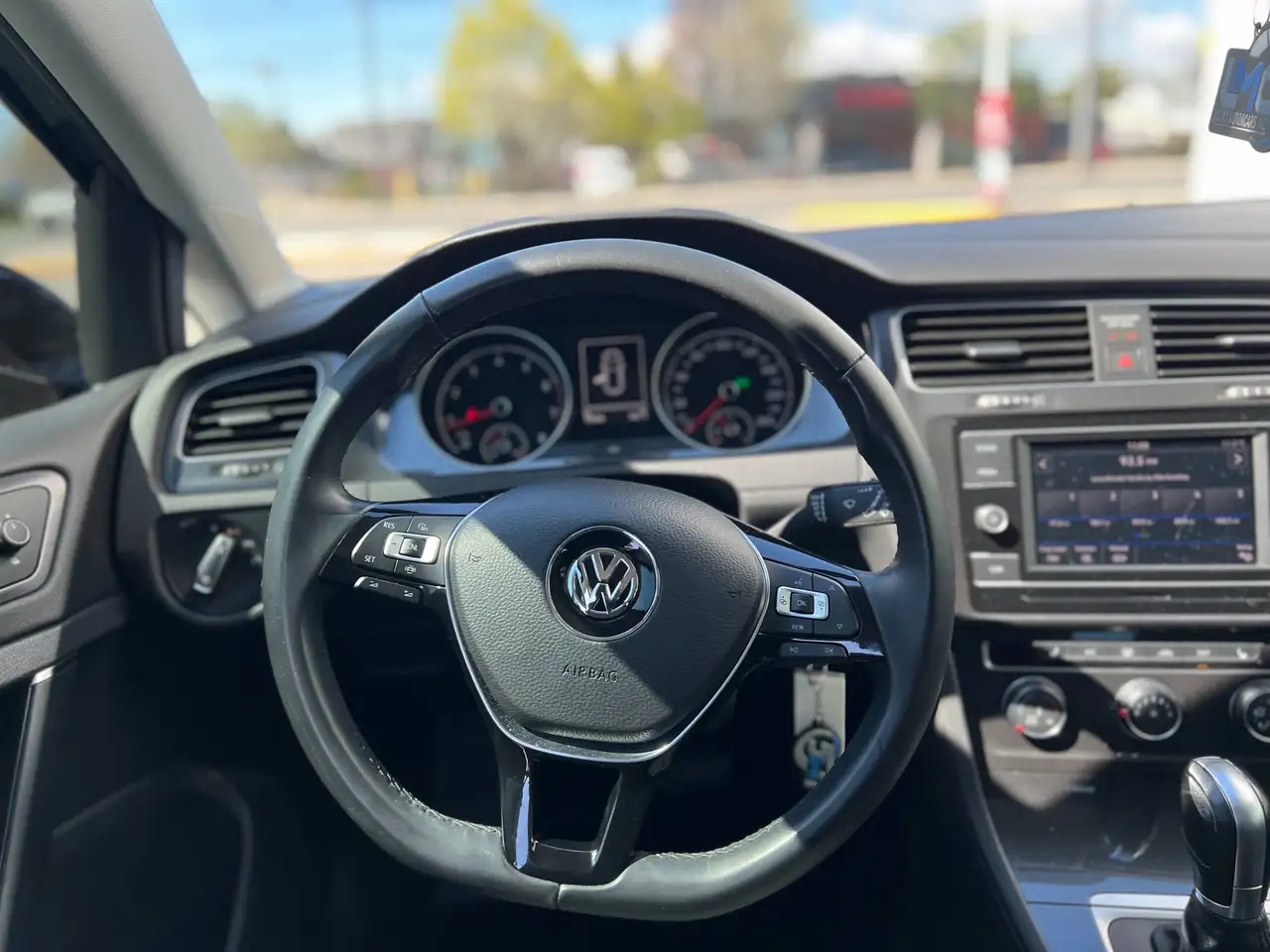 Volkswagen Golf photo Volkswagen Golf