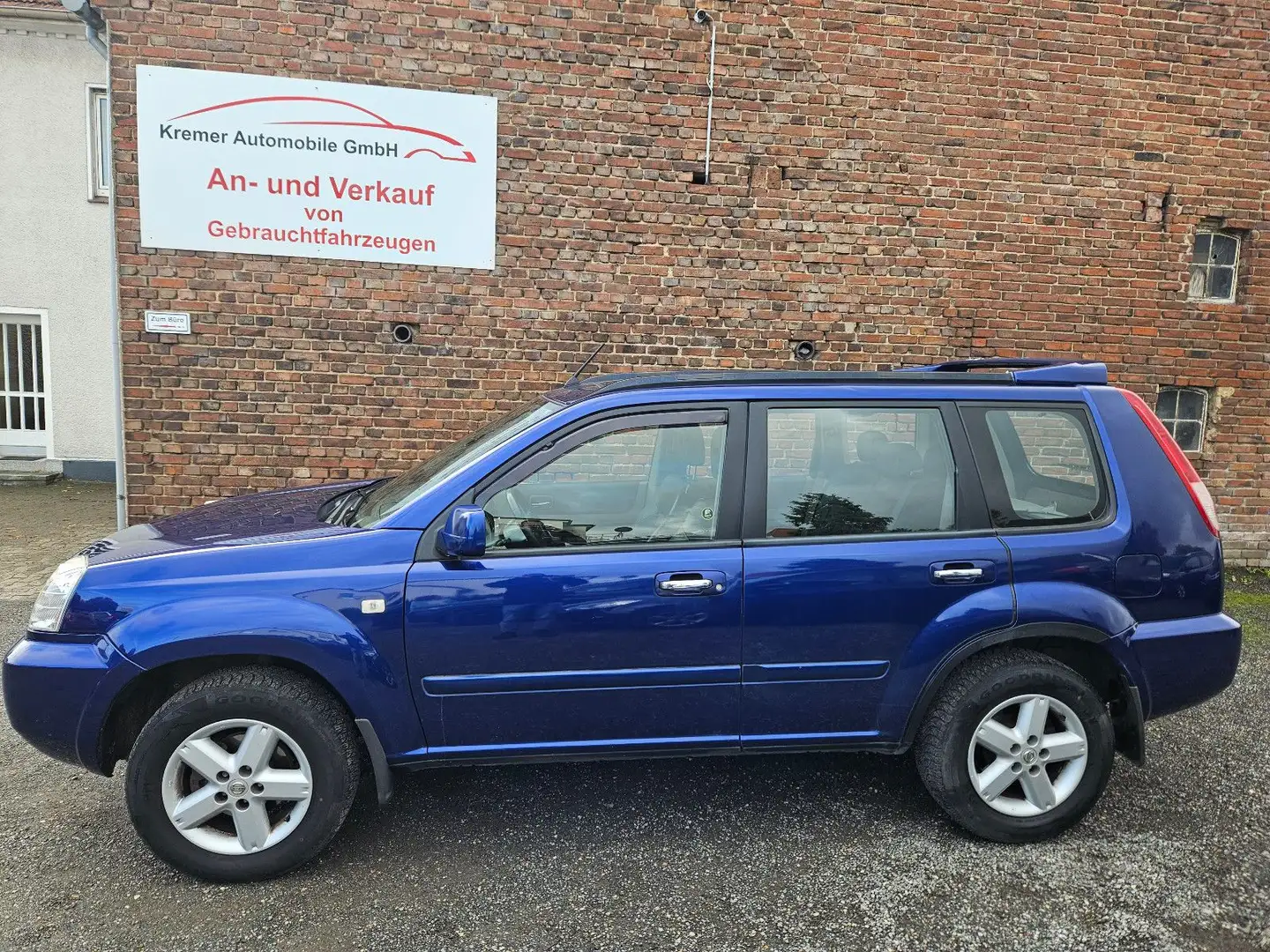 Nissan X-Trail 4x4 elegance 2.5 | TüV 05.27 Blau - 2