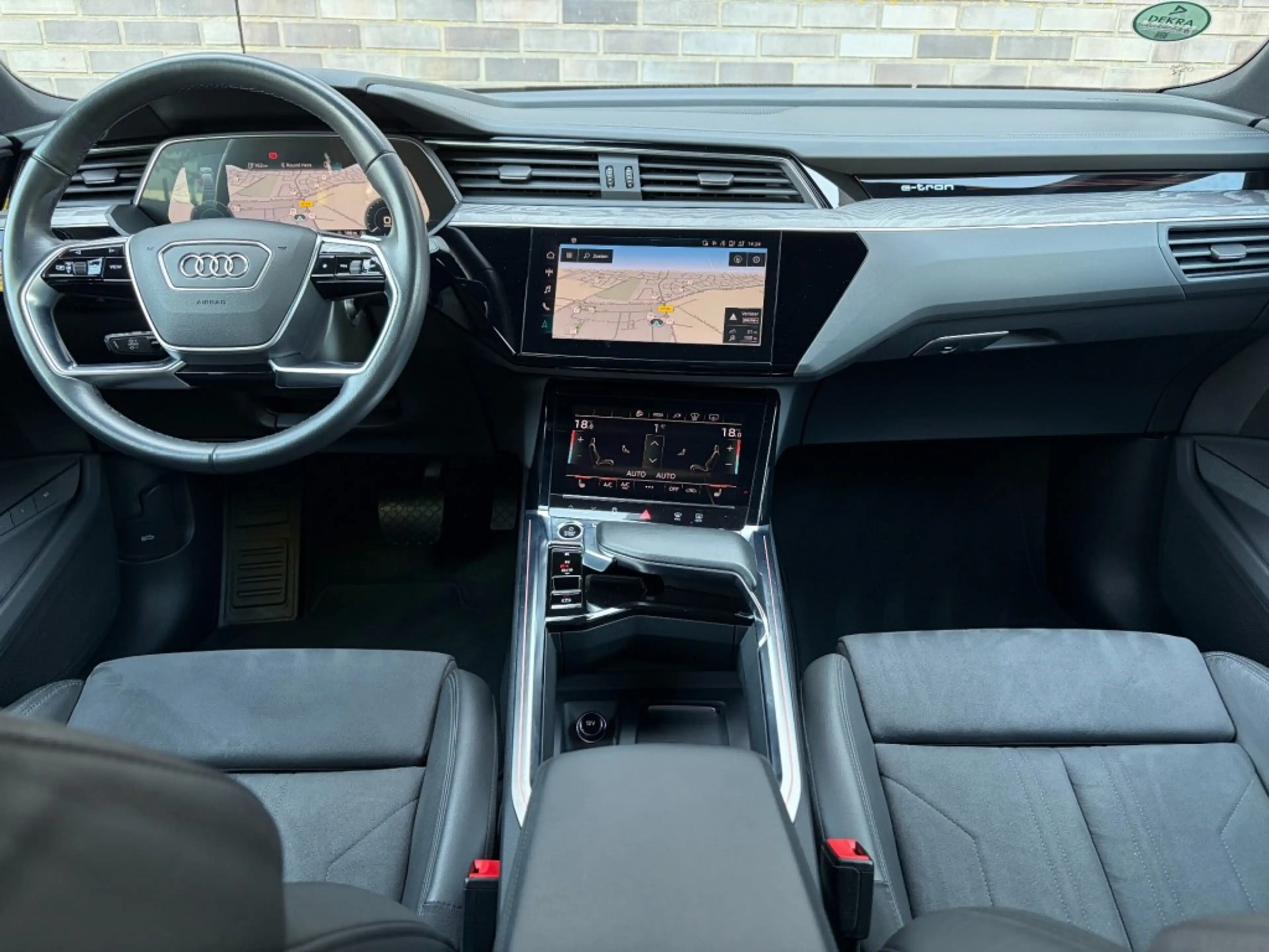 Audi e-tron 55 QUATTRO S-LINE - TREKHAAK - 21 INCH — photo 2