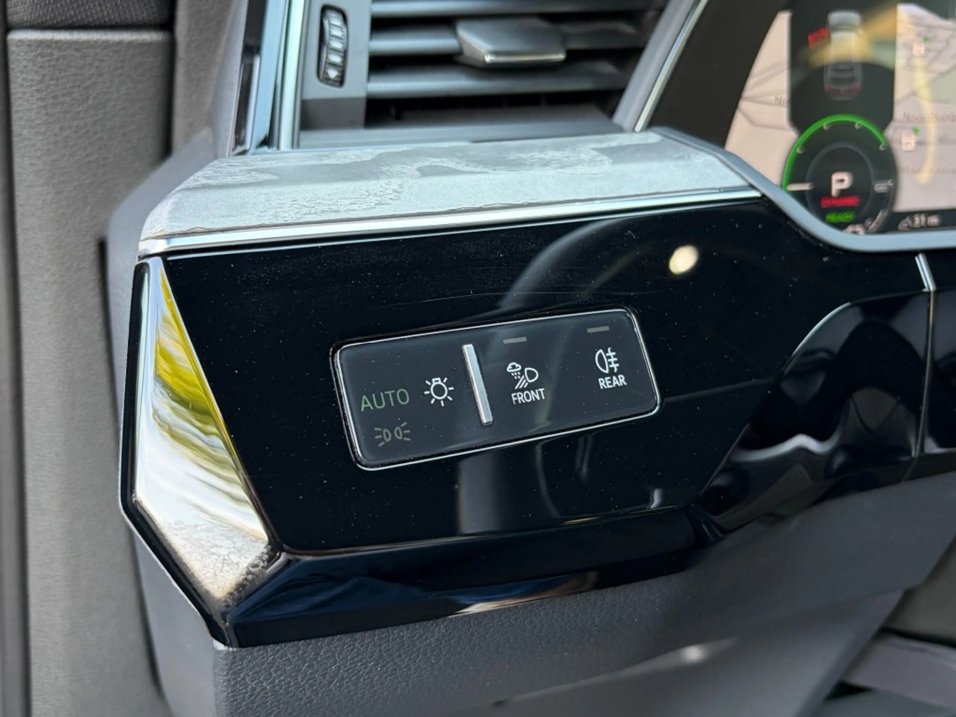 Audi e-tron 55 QUATTRO S-LINE - TREKHAAK - 21 INCH — photo 25