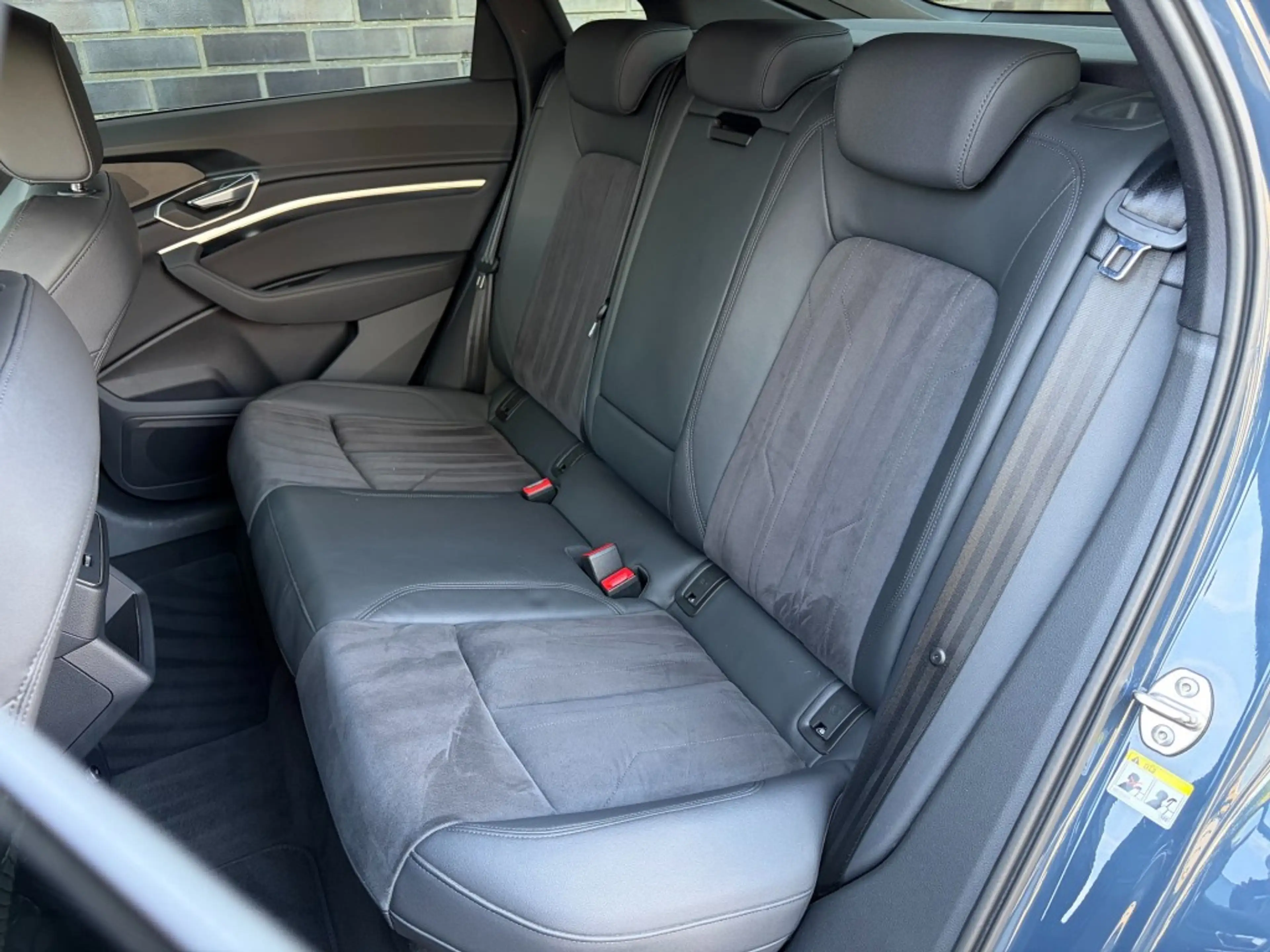 Audi e-tron 55 QUATTRO S-LINE - TREKHAAK - 21 INCH — photo 12