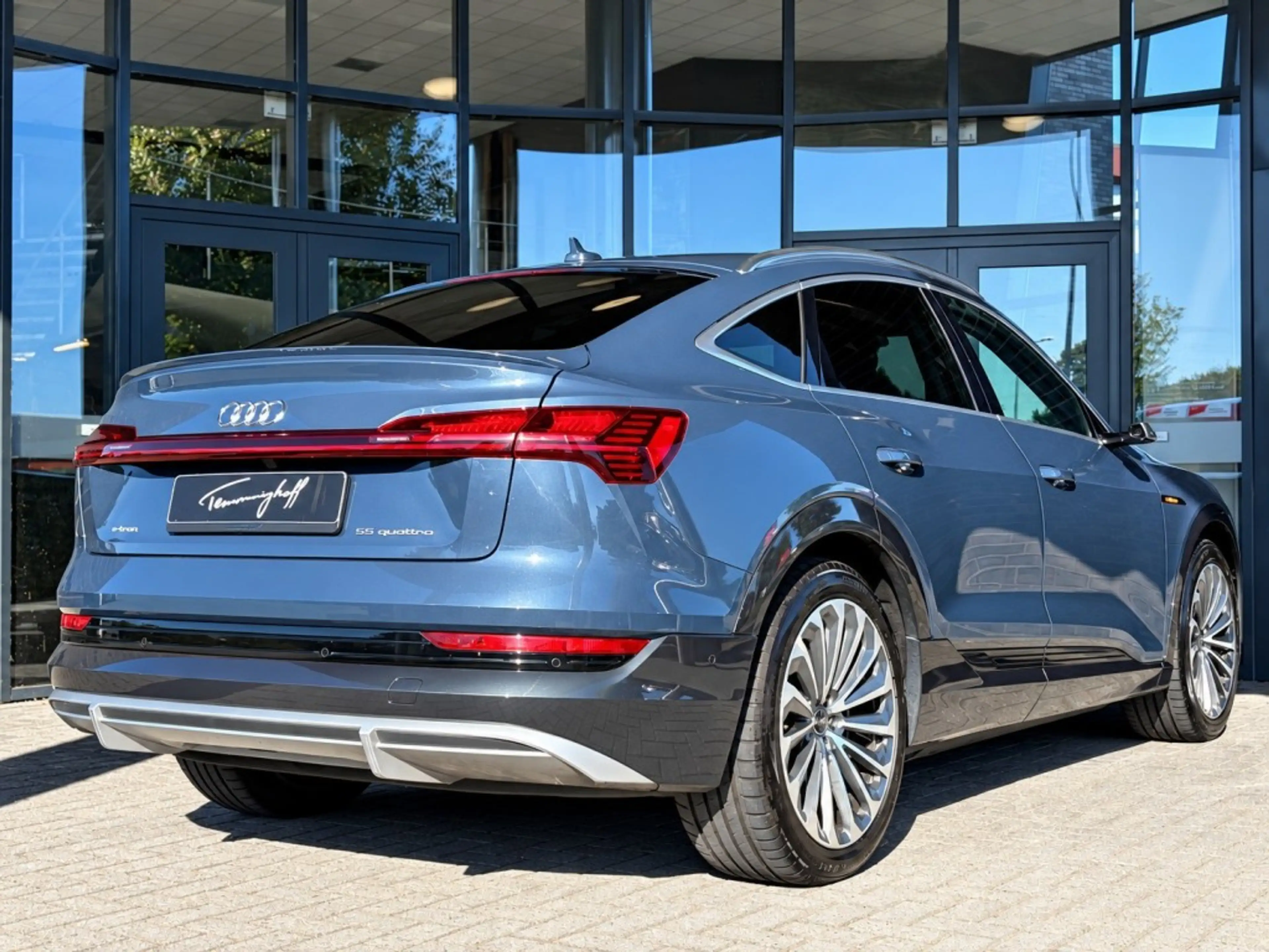 Audi e-tron 55 QUATTRO S-LINE - TREKHAAK - 21 INCH — photo 3