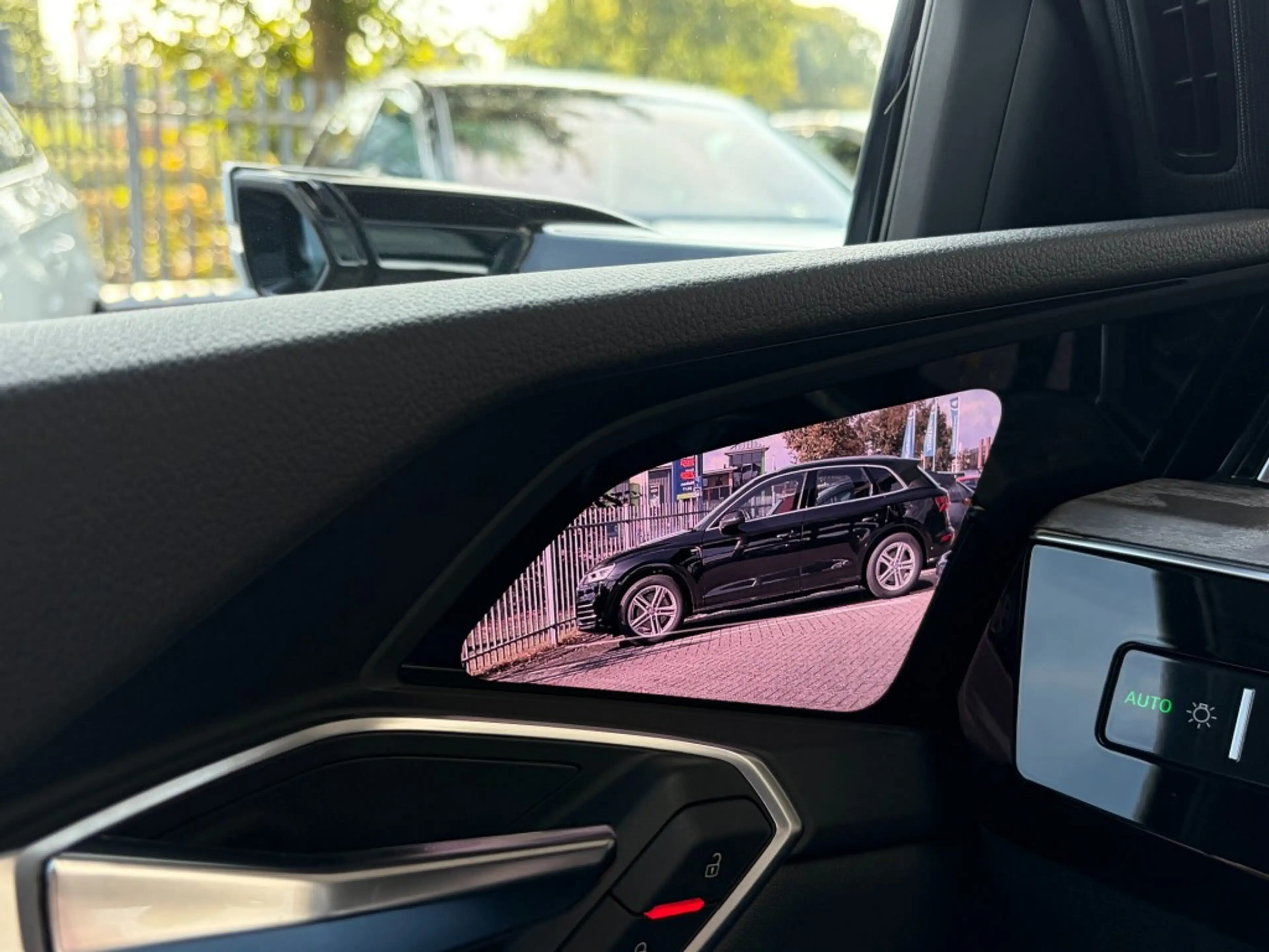 Audi e-tron 55 QUATTRO S-LINE - TREKHAAK - 21 INCH — photo 22