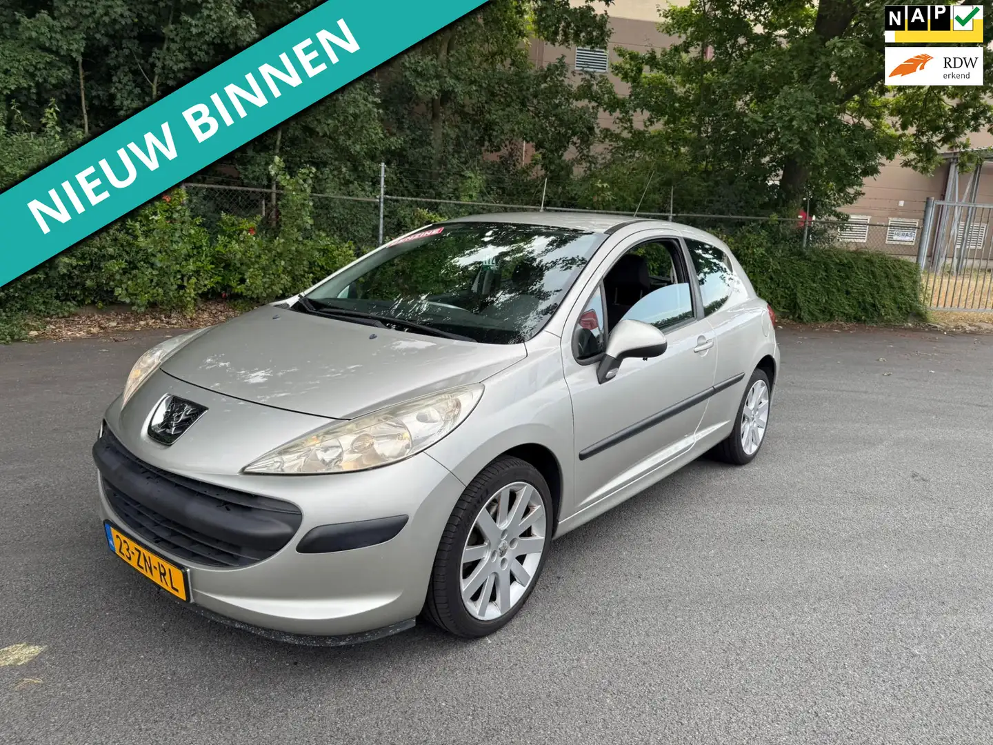 Peugeot 207 1.4 VTi Cool 'n Blue LET OP STUURT ZWAAR Grijs - 1