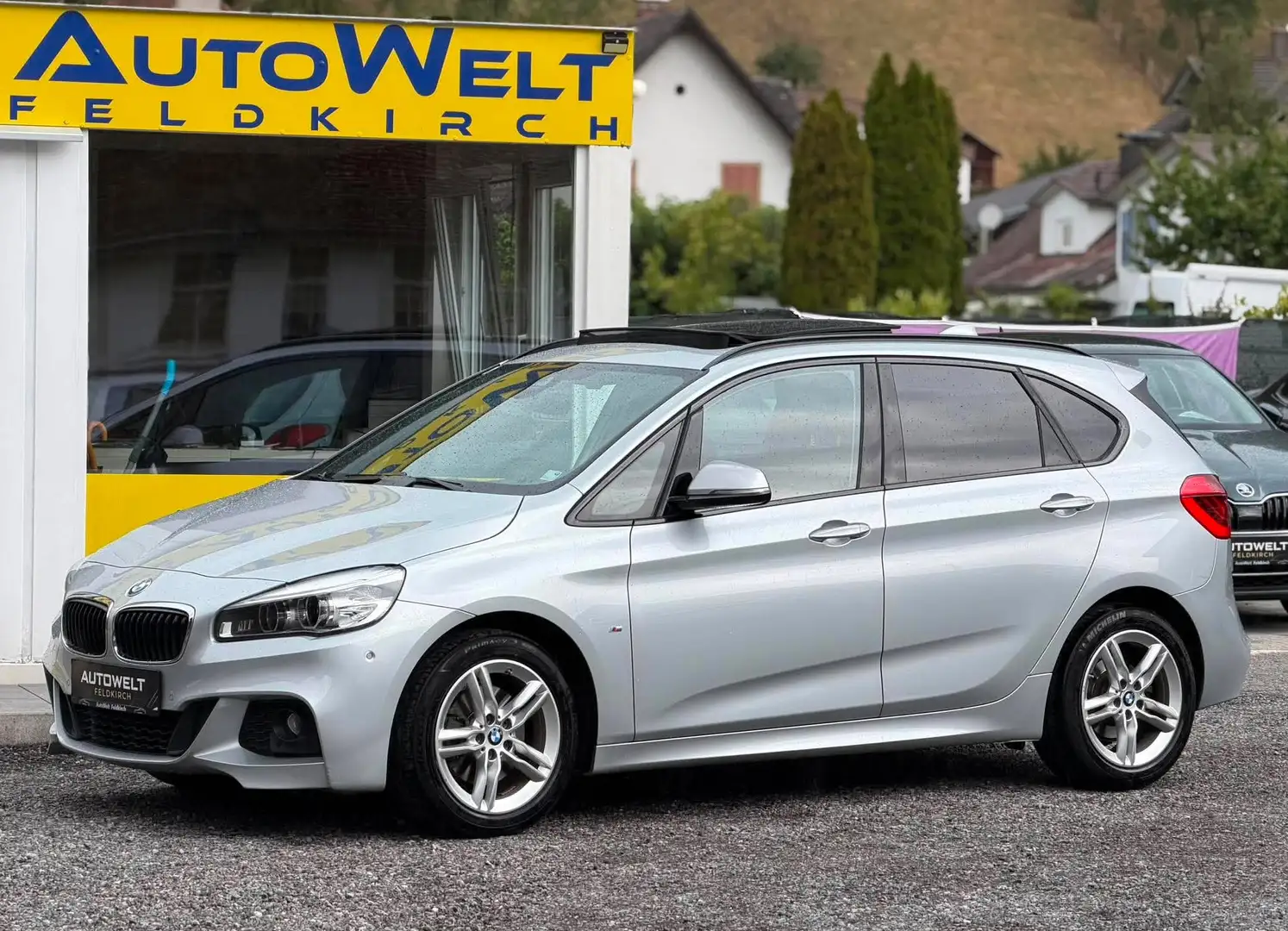 BMW 218 i M-PAKET SPORT AUTOMATIK 1.BESITZ *PANO *NAVI Grau - 1
