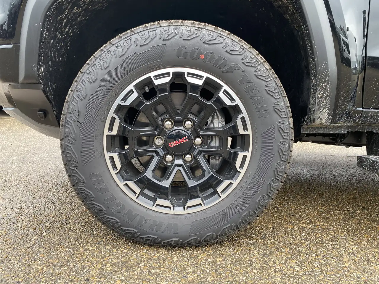GMC Canyon снимка GMC Canyon