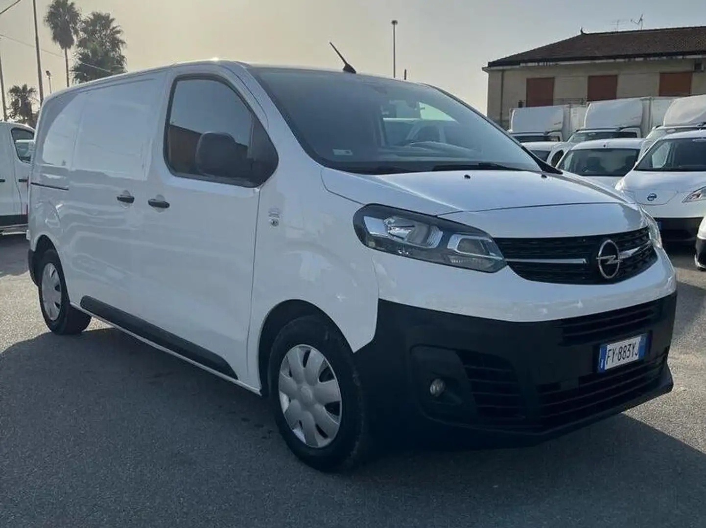 Opel Vivaro 1.5d 120cv L2H1 (PASSO LUNGO) Bianco - 1