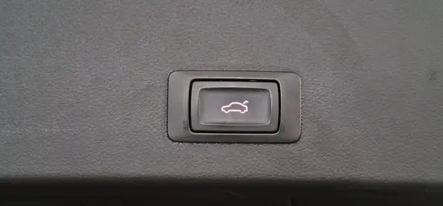 Audi A6 view 10