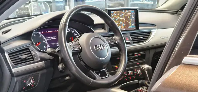 Audi A6 view 12