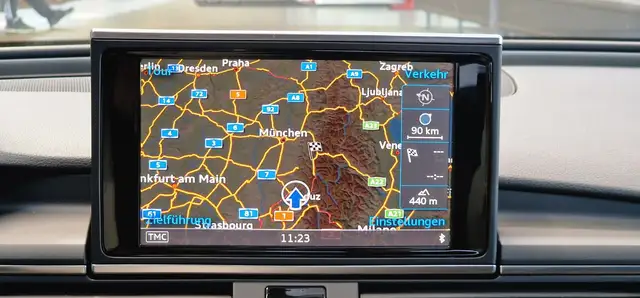 Audi A6 view 14