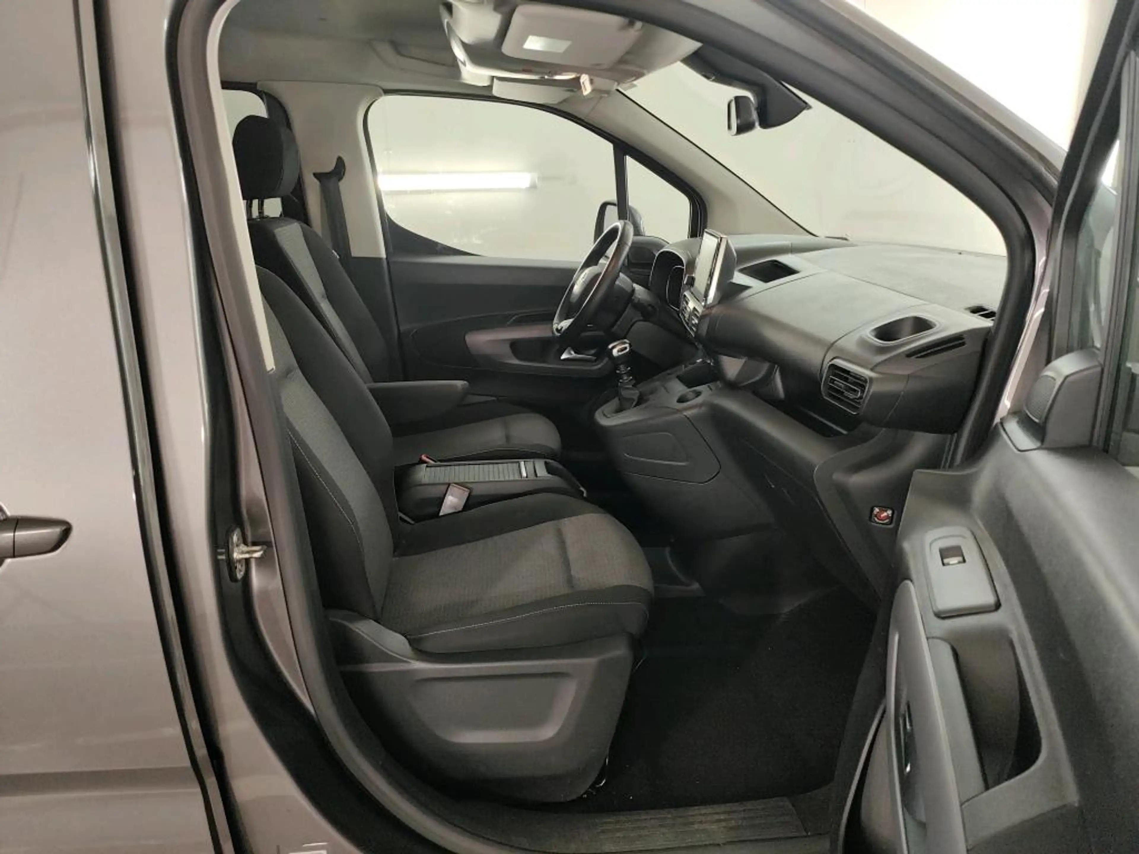 Toyota Proace Proace City 1.2 PureTech 7 PLAATSEN TREKHAAK CAMERA KEY LESS ENTRY — photo 4