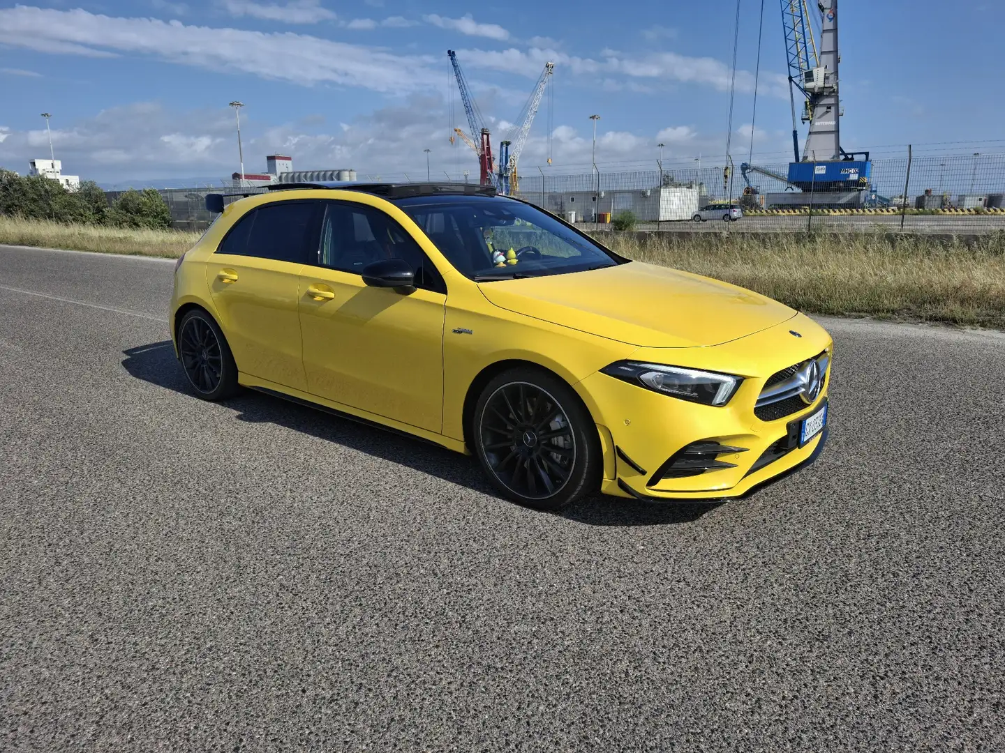Mercedes-Benz A 35 AMG 4matic auto žuta - 1