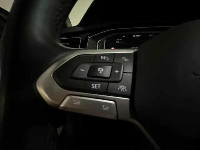 Volkswagen Polo view 12