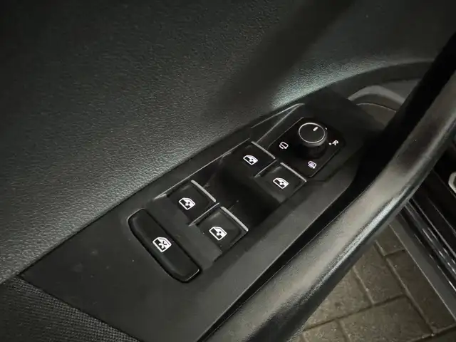 Volkswagen Polo view 14