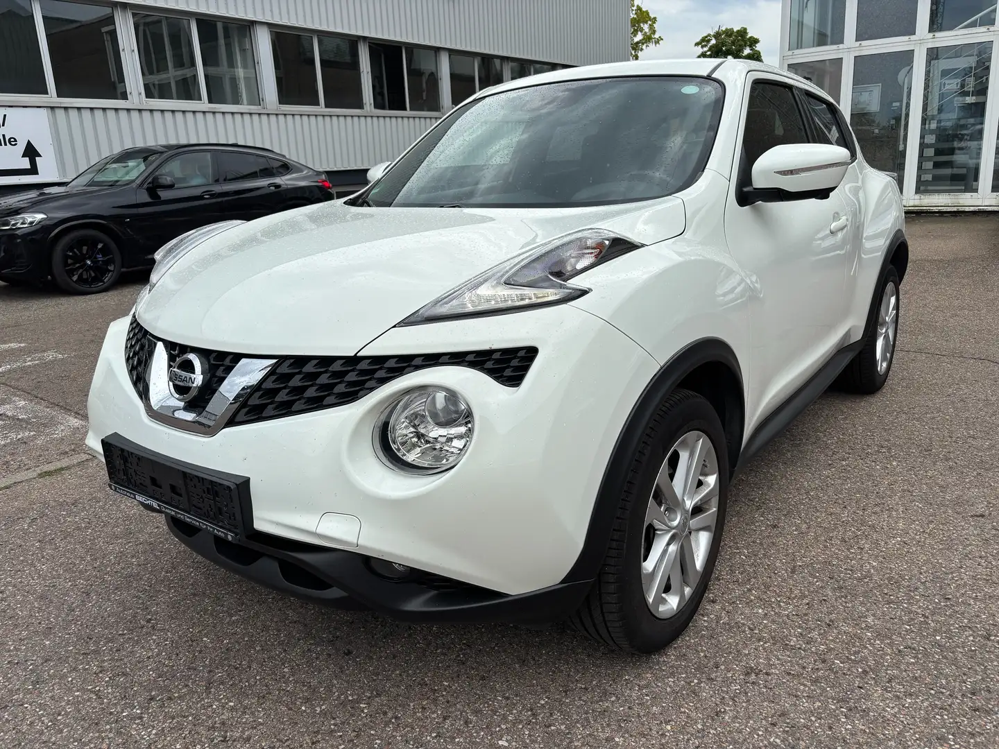 Nissan Juke Acenta 1H NAVI KlimAut SitzH Kamera TempMat ALU SB Weiß - 1