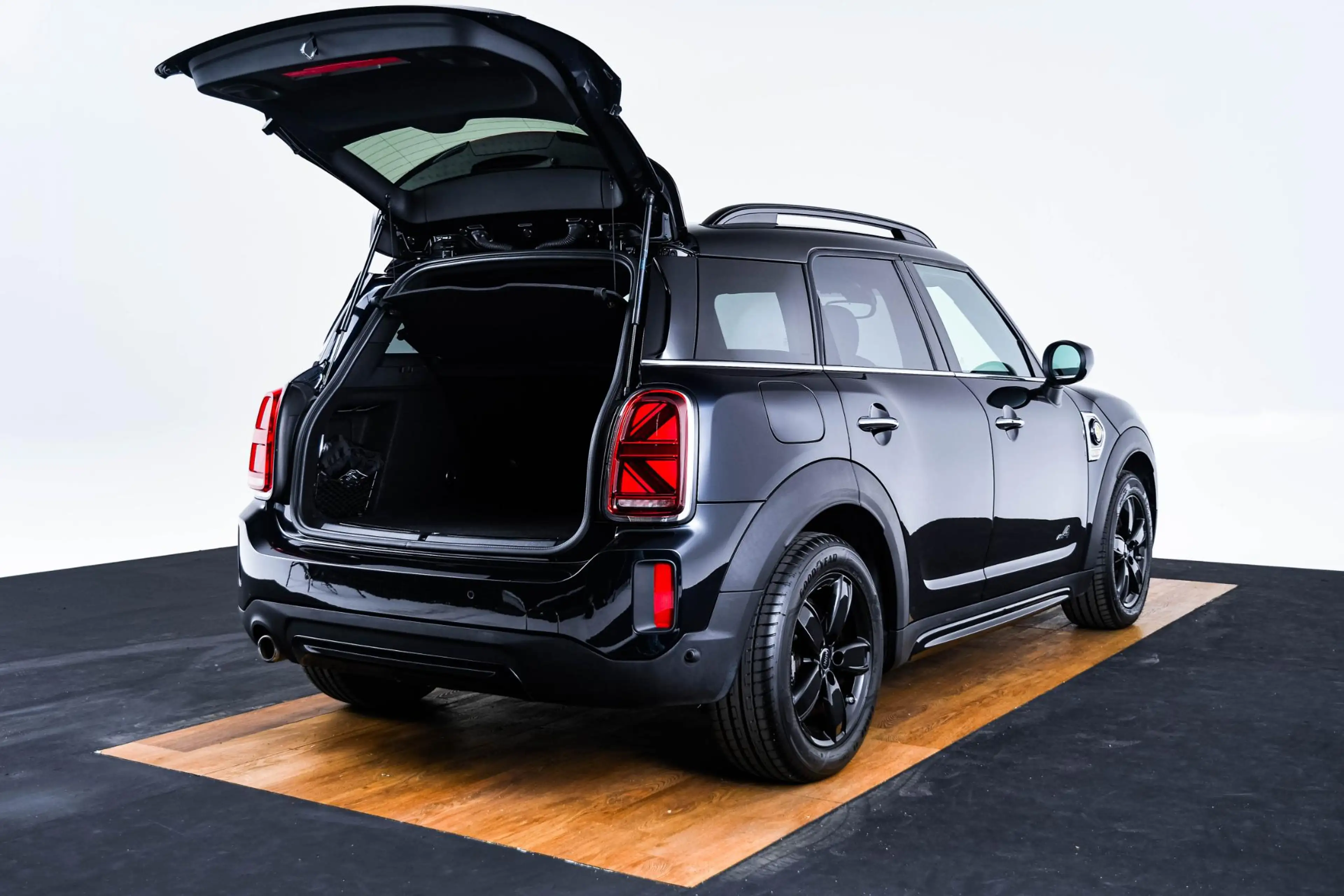 MINI Cooper SE Countryman ALL4 Active Cruise Control - Visibility -Package - — photo 12