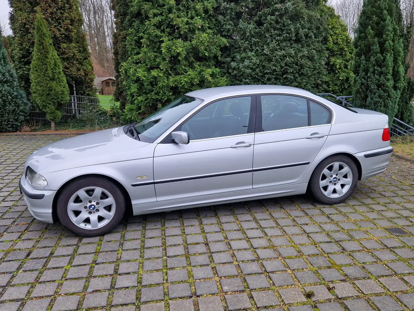 BMW 320 🚗 320i, Xenon, Teilleder, Sportsitze 🚗 Gris - 2