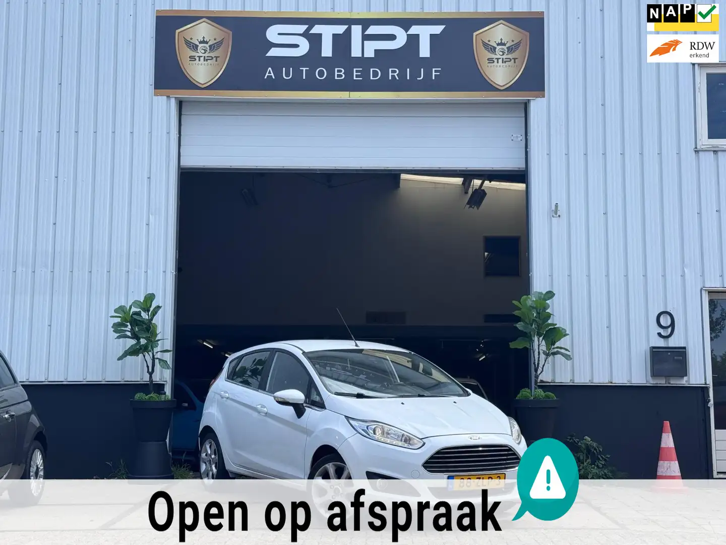 Ford Fiesta 1.0 EcoBoost Titanium Wit - 1
