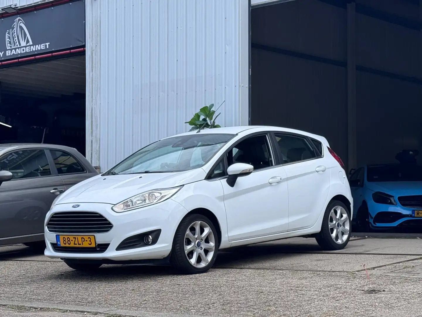 Ford Fiesta 1.0 EcoBoost Titanium Wit - 2