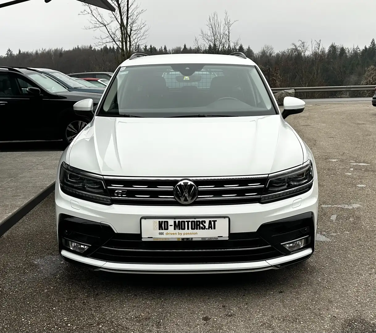 Volkswagen Tiguan 2,0 TDI *R-Line*1.Besitz*ACC*RFK*Navi*Virtaul* Weiß - 2