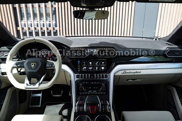 Lamborghini Urus B&O Massage Carbon Soft Close 22"